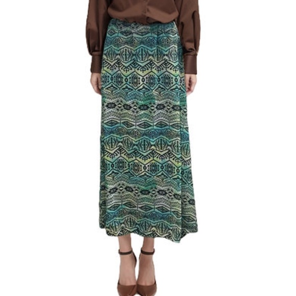 DEVORAH'S SECRET Modest Maxi Skirt Aztec Green - Picture 3 of 3